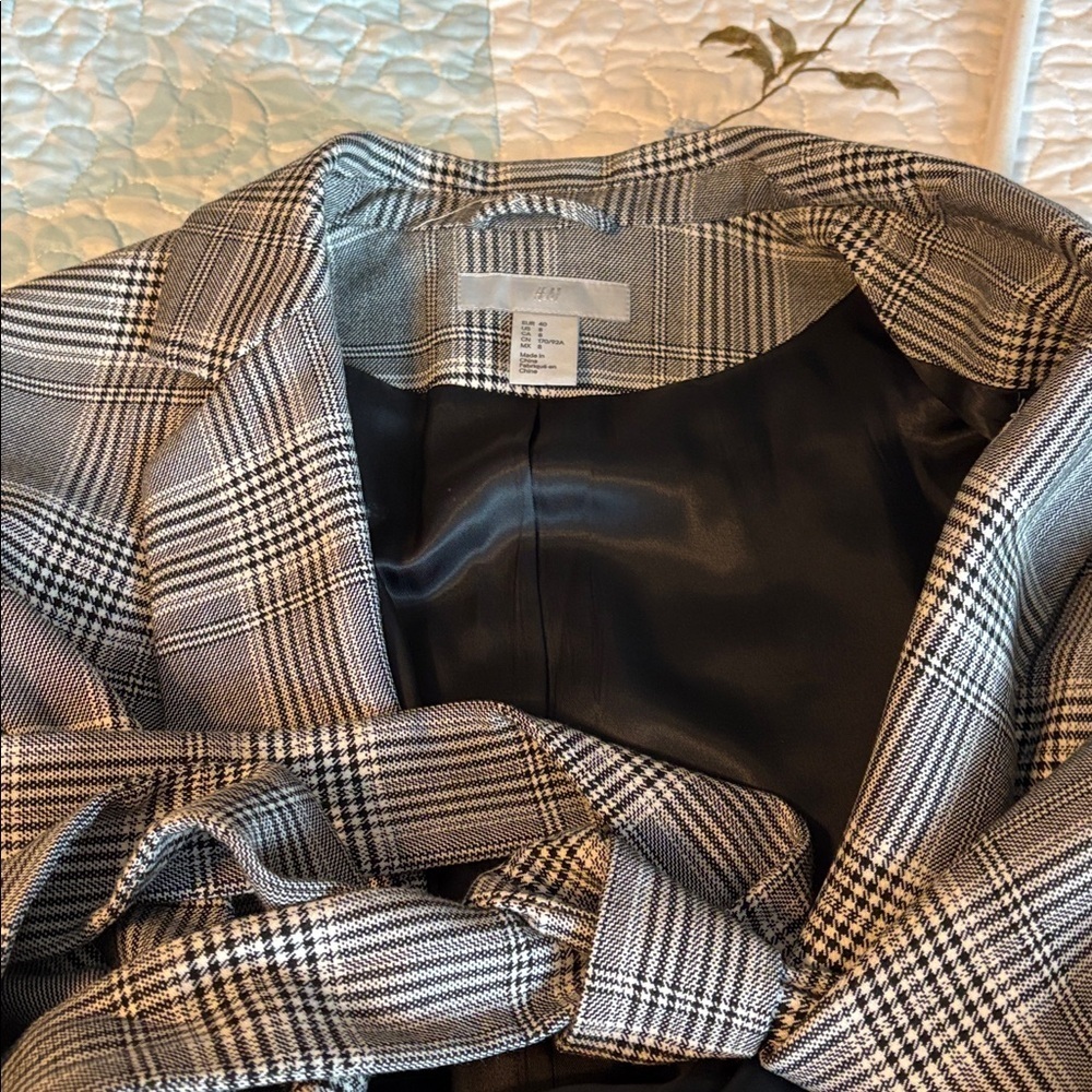 H&M Women’s Belted Black, Gray & White Plaid Blazer Size 8 - Picture 10 of 11